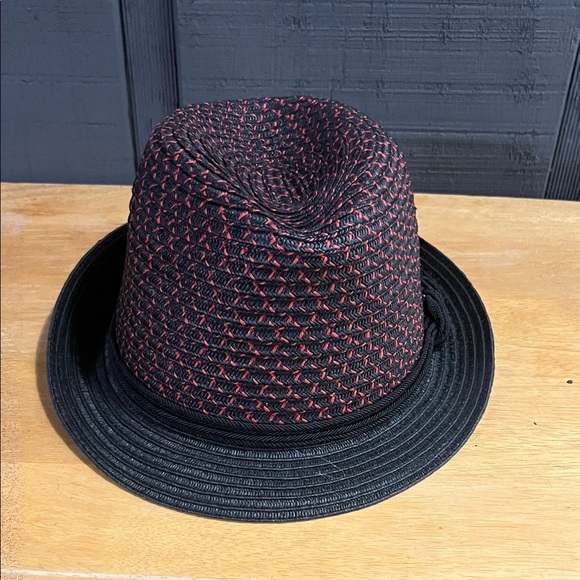 Stylish Black and Red Men's Fedora - Picture 2 of 7
